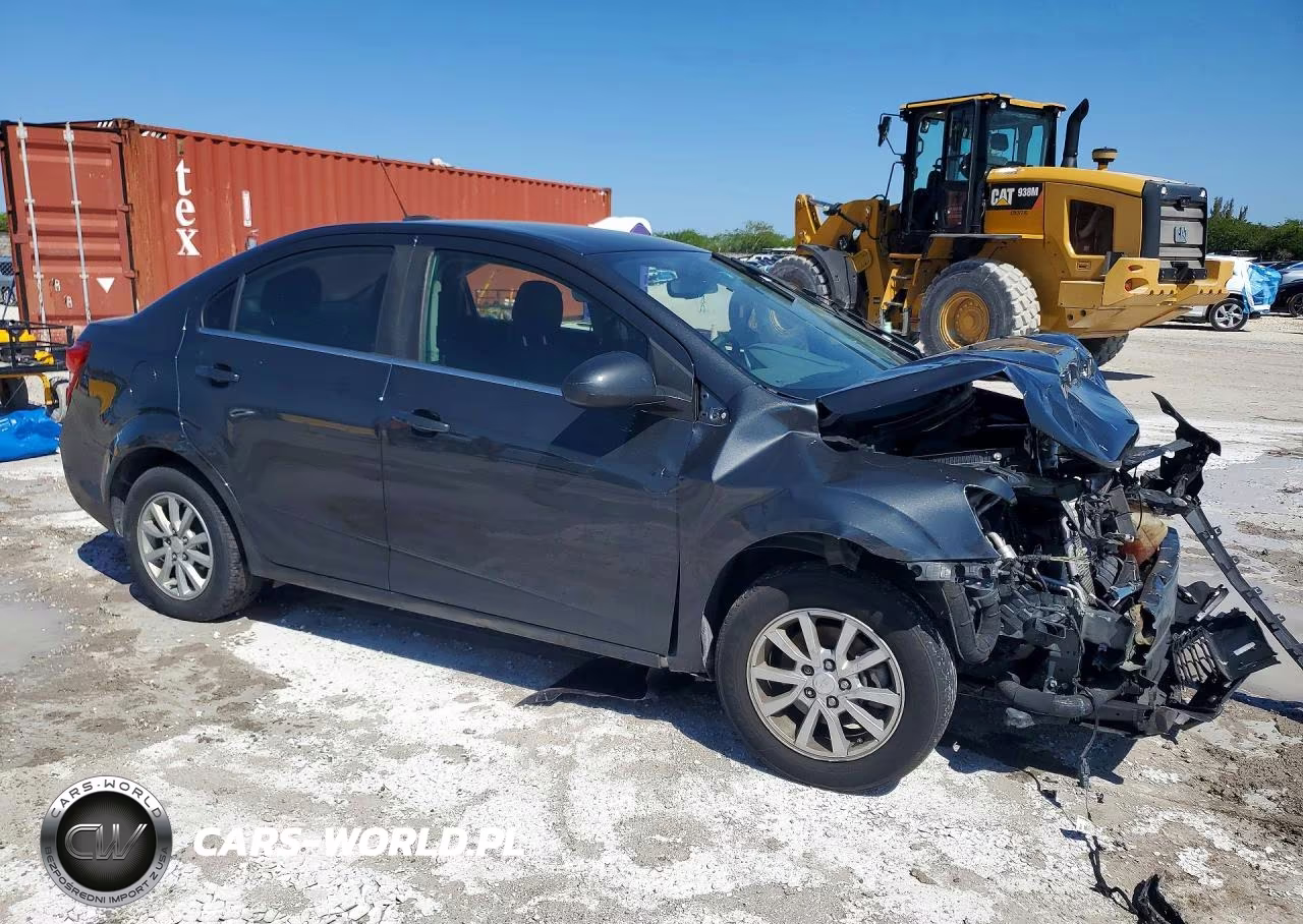 2019 Chevrolet Sonic Lt VIN:1G1JD5SB0K4146259 - 4