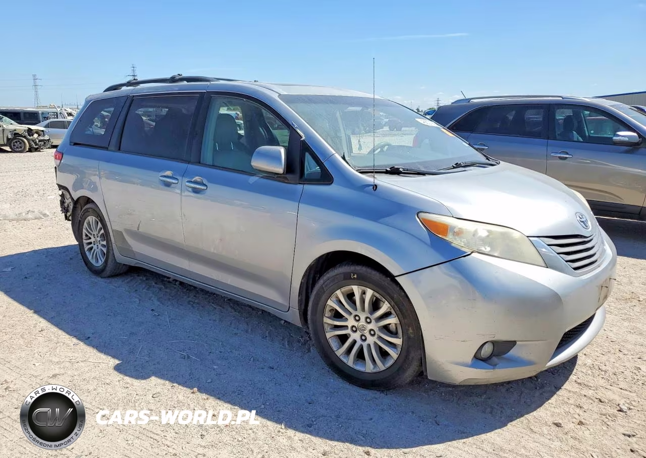 2013 Toyota Sienna Xle 8-Passenger VIN:5TDYK3DC9DS394118 - 4