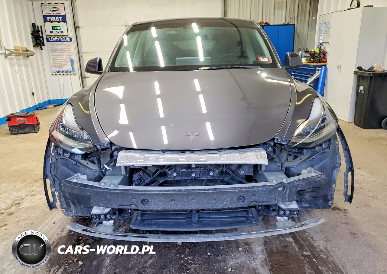 2022 Tesla Model Y VIN:7SAYGDEE6NF445283 - 5