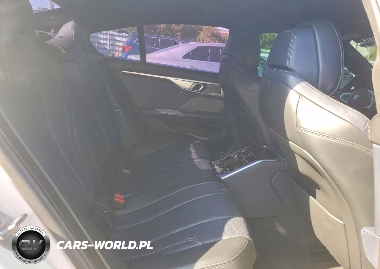 2022 BMW M850Xi VIN:WBAGV8C01NCJ74706 - 10