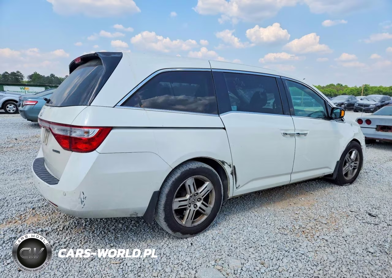 2012 Honda Odyssey Touring VIN:5FNRL5H99CB064736 - 3