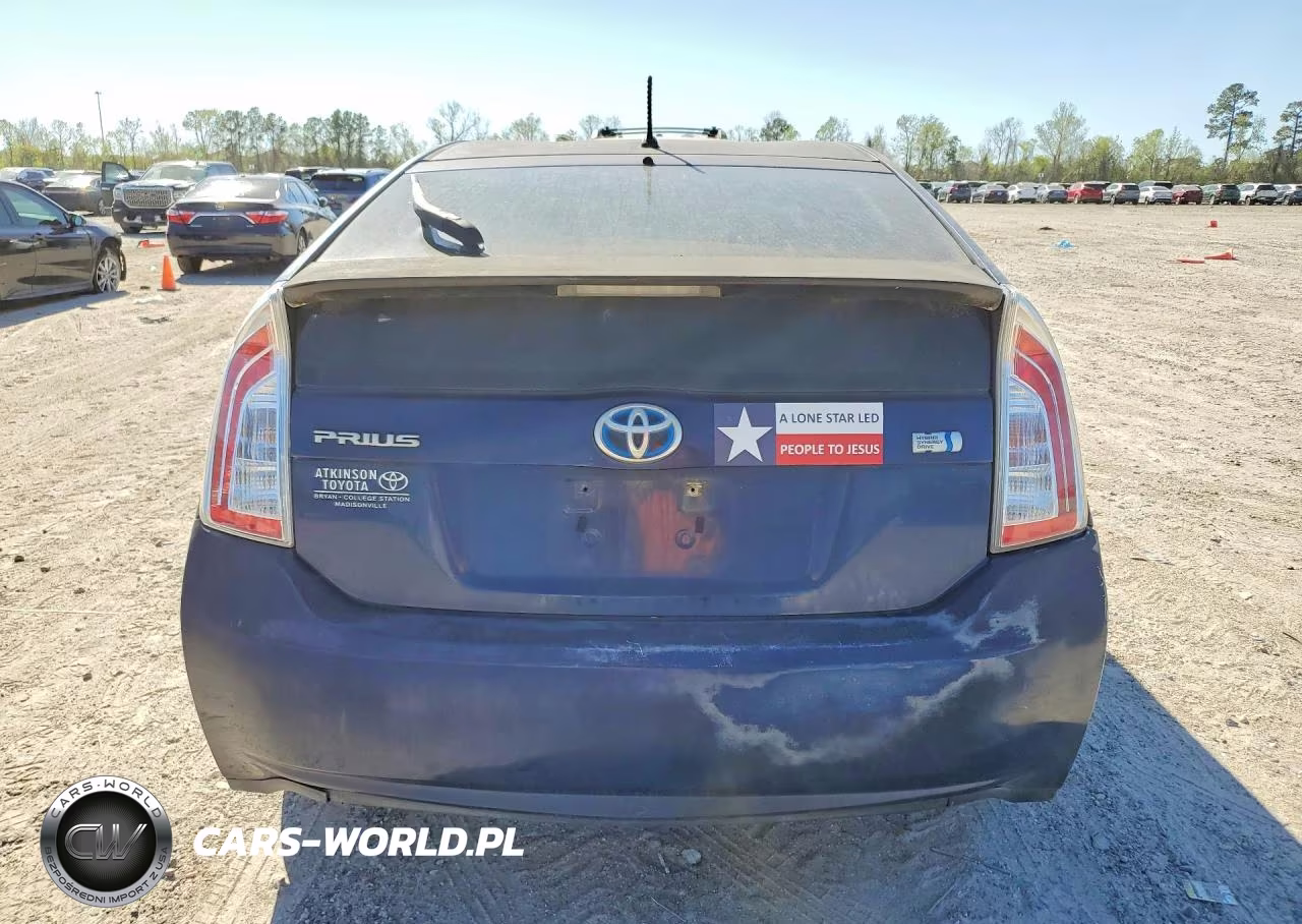 2013 Toyota Prius Two VIN:JTDKN3DU5D1644442 - 6