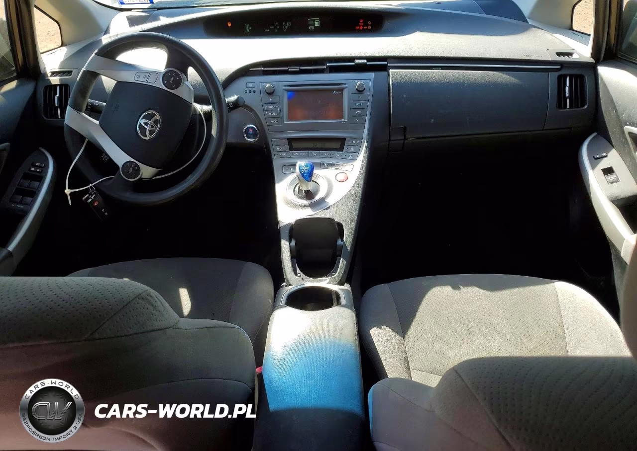 2013 Toyota Prius Two VIN:JTDKN3DU5D1644442 - 8