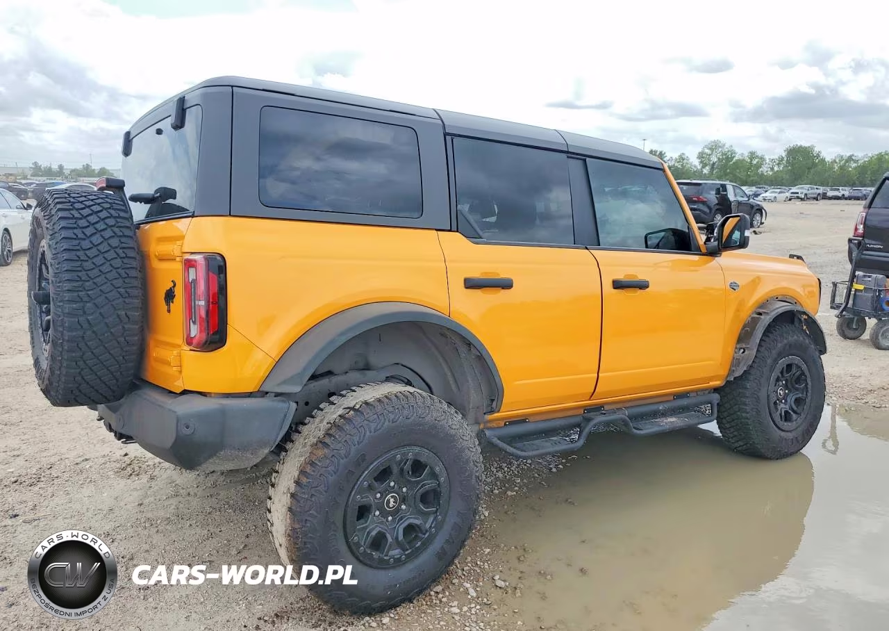 2022 Ford Bronco Base VIN:1FMEE5DPXNLA96572 - 3