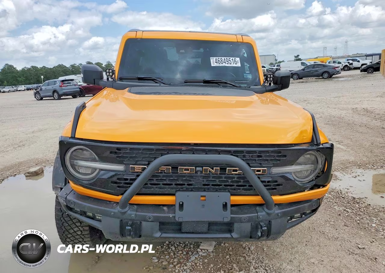 2022 Ford Bronco Base VIN:1FMEE5DPXNLA96572 - 5