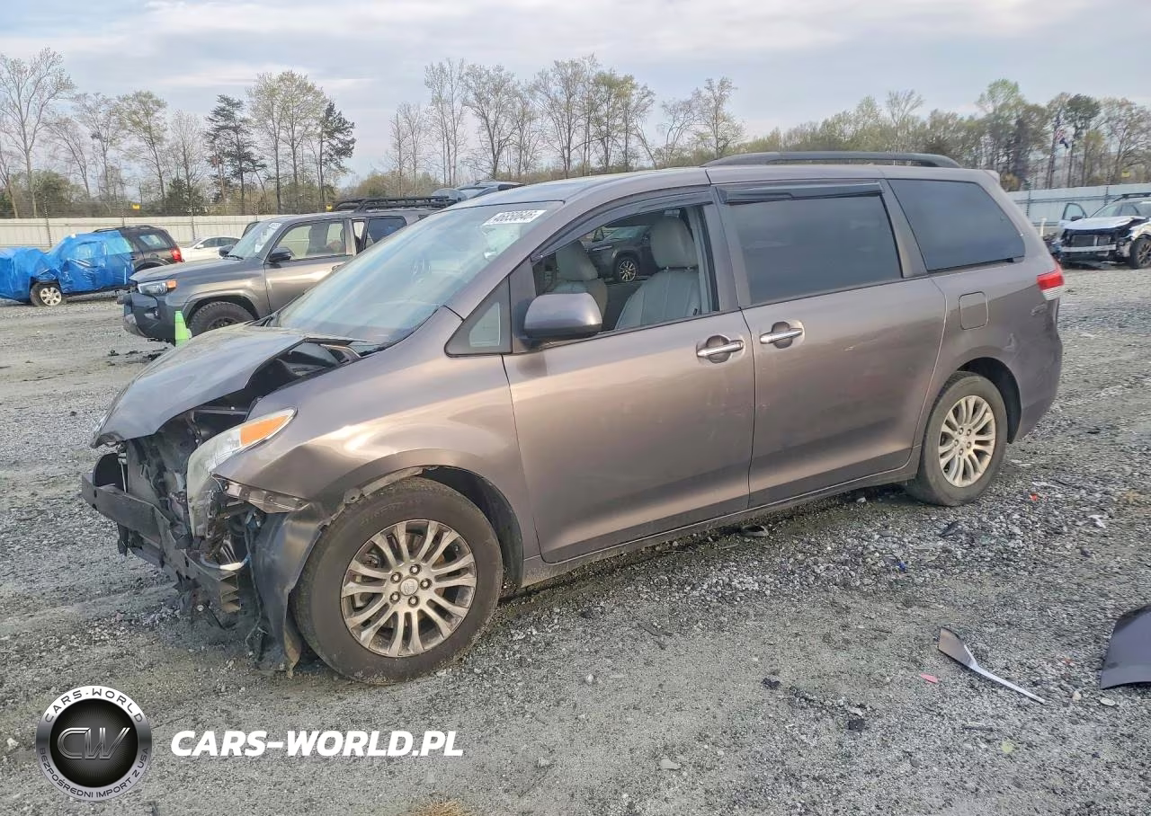 2012 Toyota Sienna Xle 8-Passenger