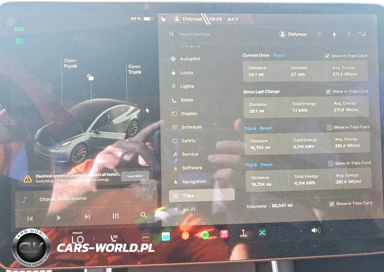 2020 Tesla Model 3 VIN:5YJ3E1EC1LF736149 - 9