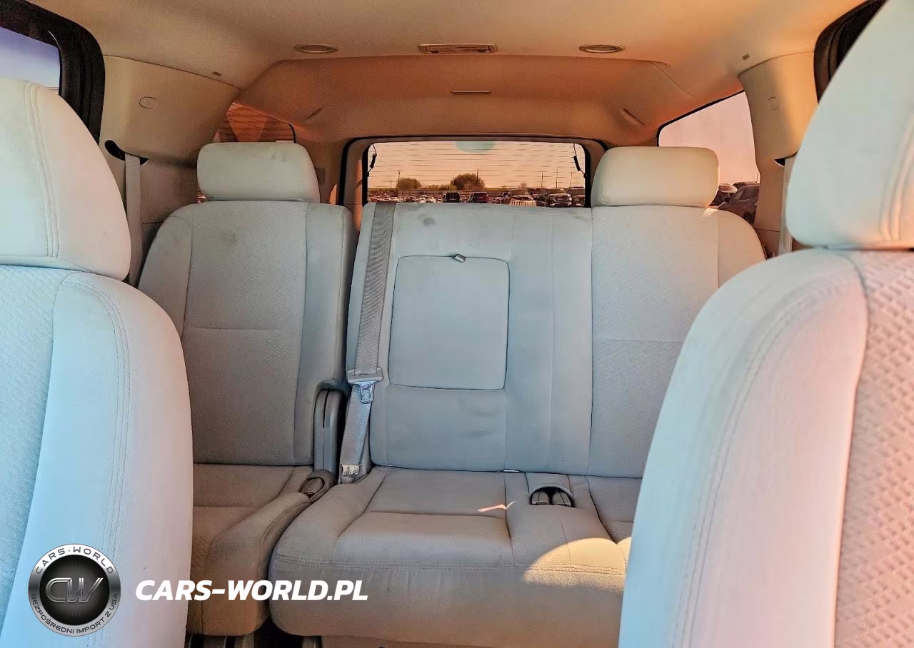 2008 Chevrolet Suburban C1500 Ls VIN:1GNFC16JX8J192743 - 10