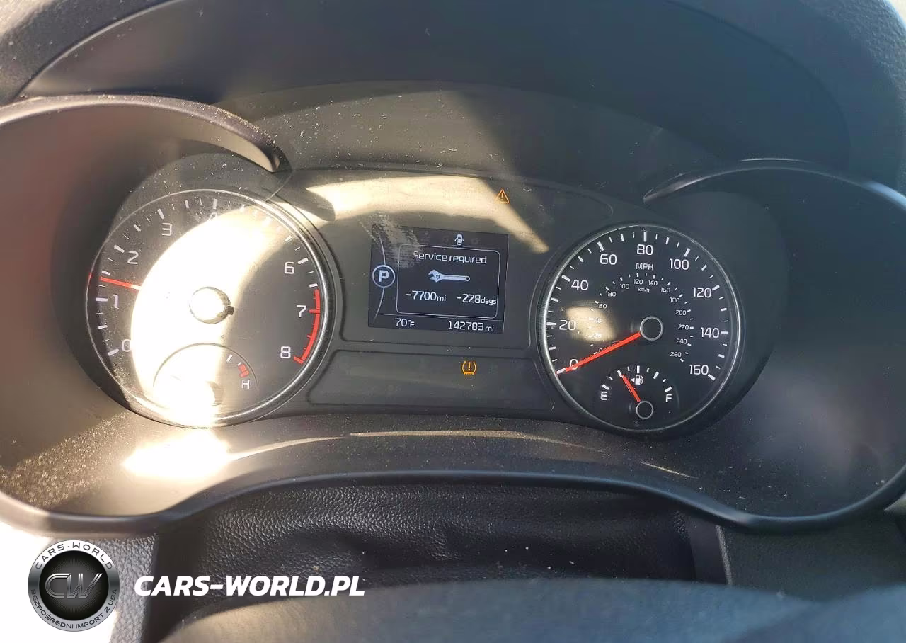 2018 Kia Optima Lx VIN:5XXGT4L36JG253696 - 9
