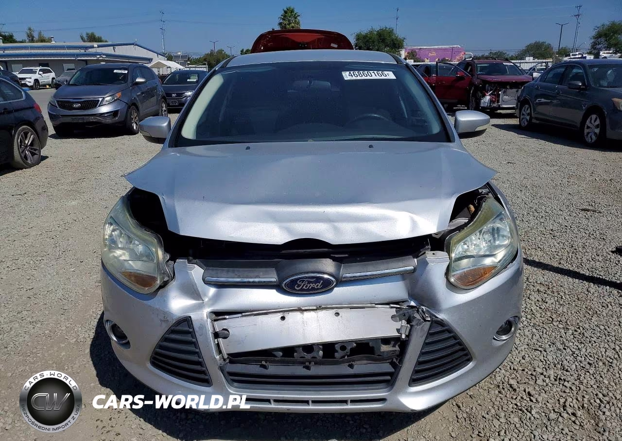 2014 Ford Focus Se VIN:1FADP3F22EL143812 - 5