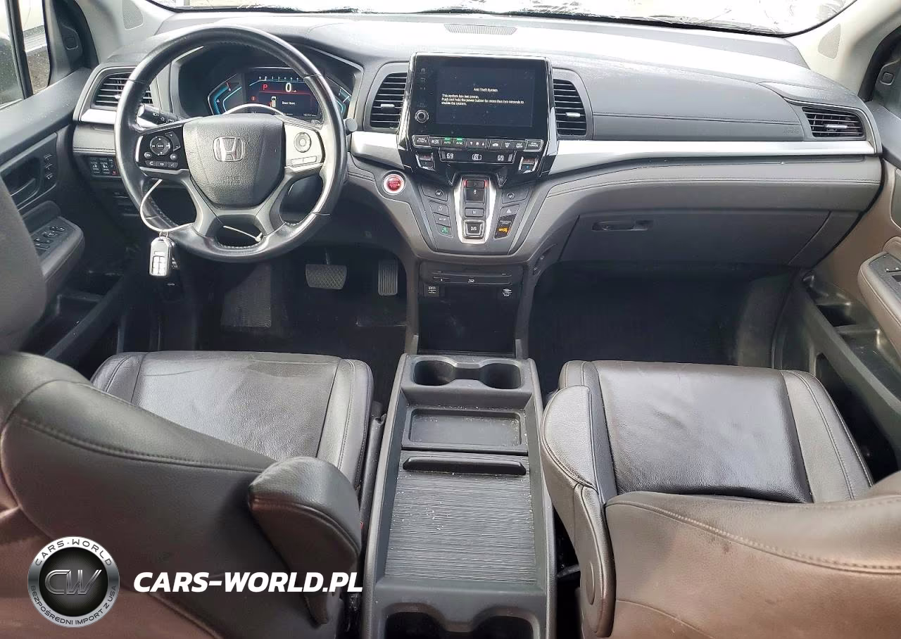 2018 Honda Odyssey Touring VIN:5FNRL6H82JB043656 - 8
