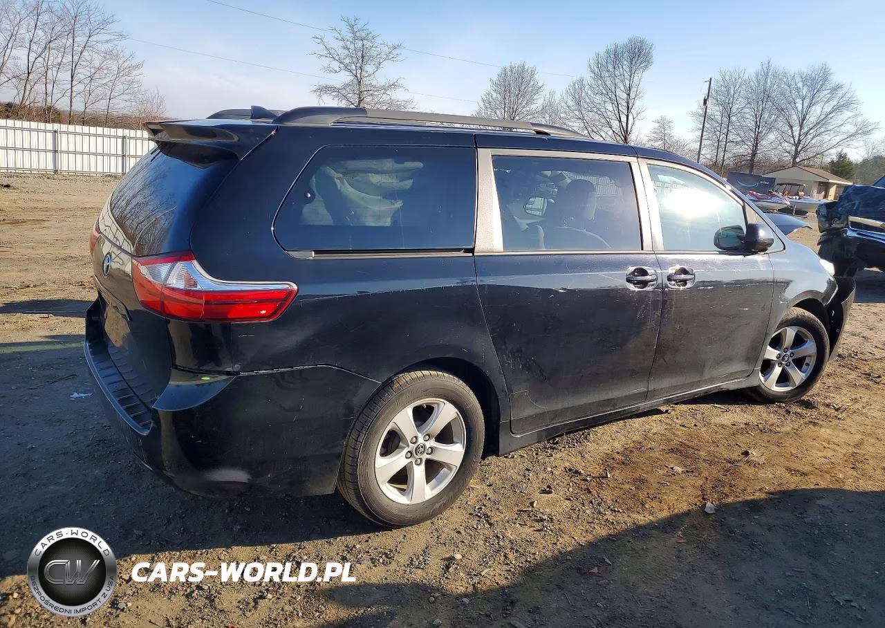 2018 Toyota Sienna Le 8-Passenger VIN:5TDKZ3DC9JS933480 - 3