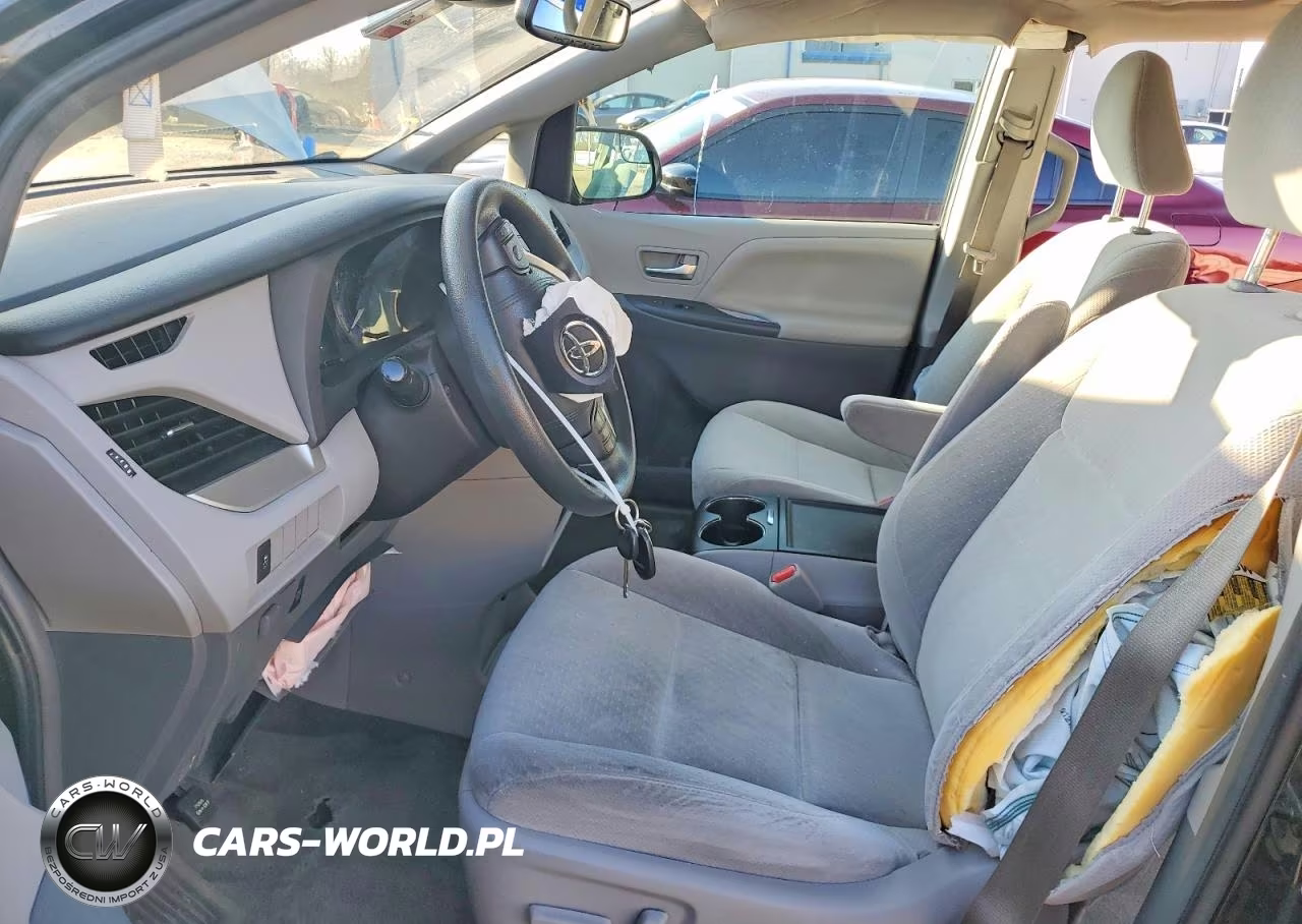 2018 Toyota Sienna Le 8-Passenger VIN:5TDKZ3DC9JS933480 - 7