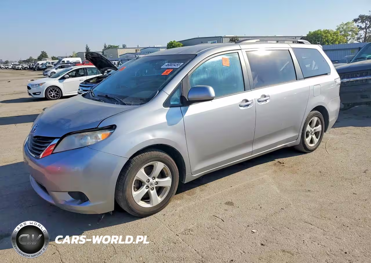 2012 Toyota Sienna Le 8-Passenger