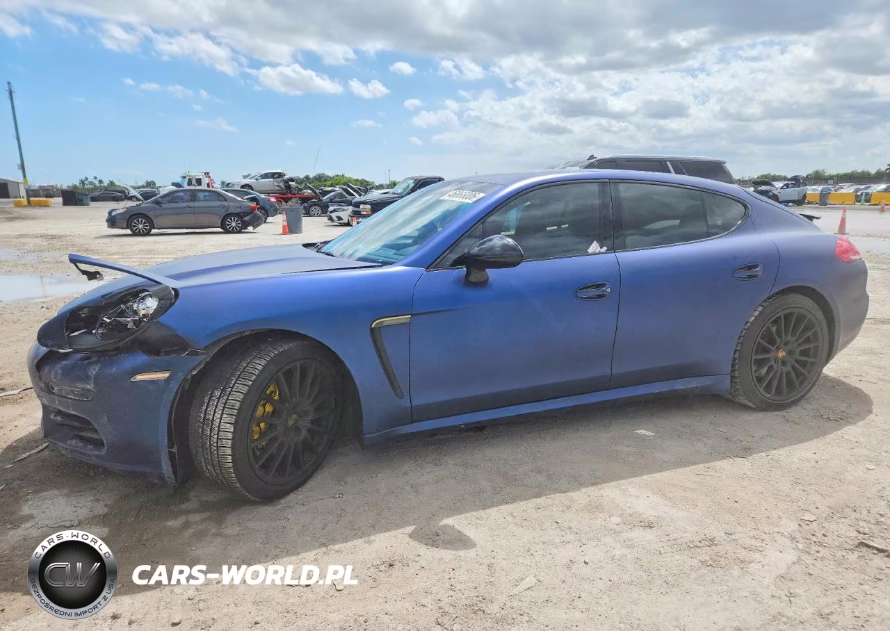 2016 Porsche Panamera S