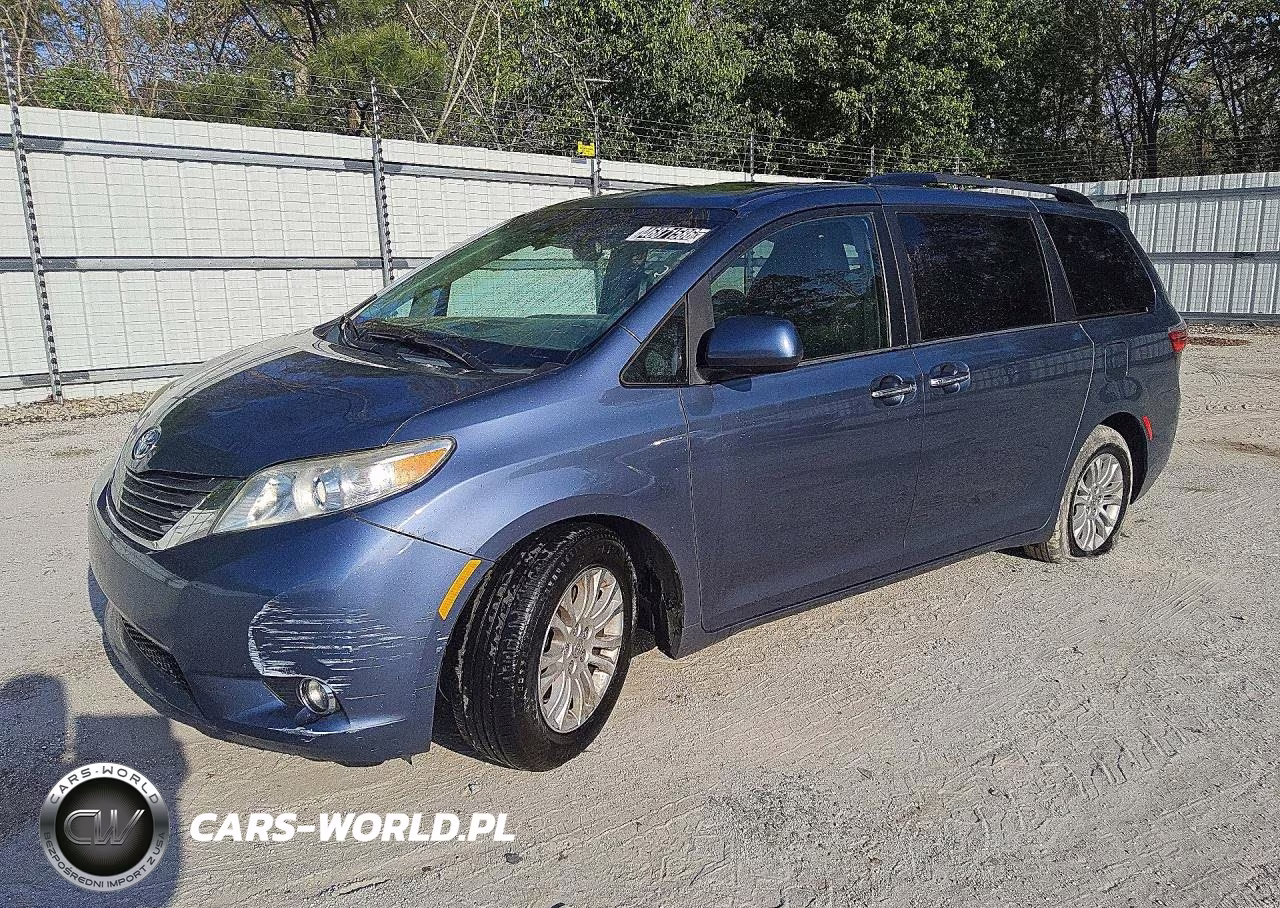 2016 Toyota Sienna Xle 8-Passenger