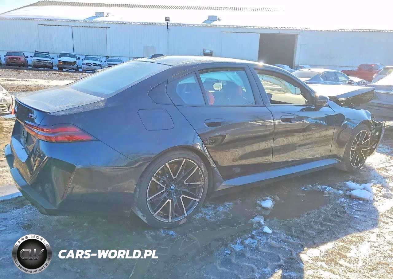 2025 BMW M5 VIN:WBS83FK08SCU12767 - 3