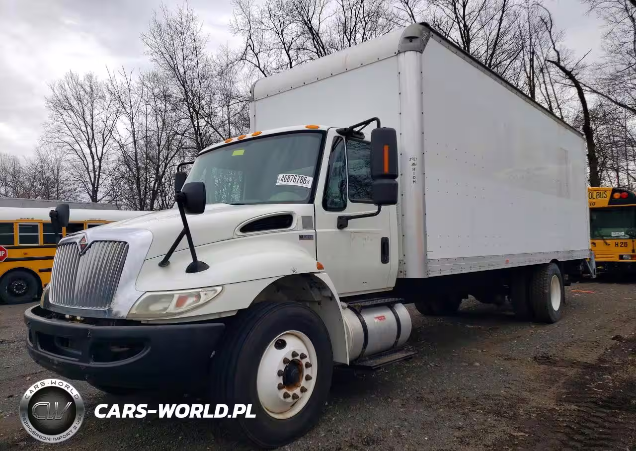 2015 International 4300 Box Truck