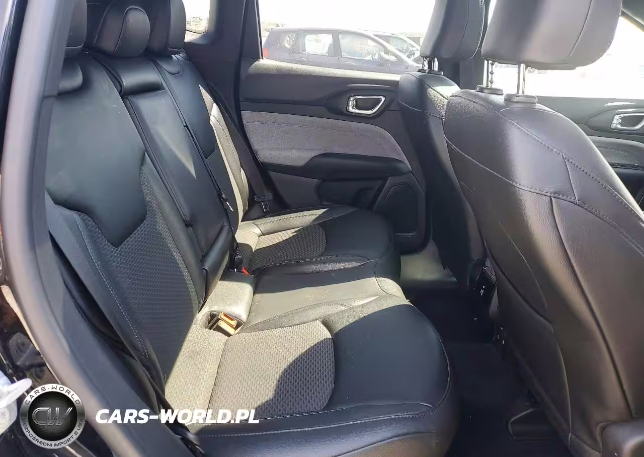 2025 Jeep Compass Latitude VIN:3C4NJDBN4ST608659 - 10