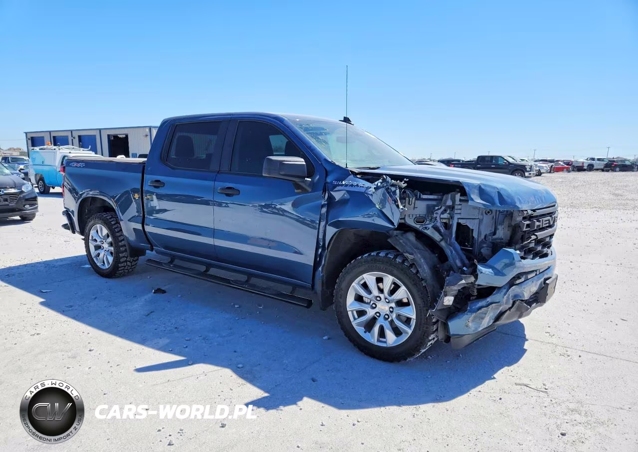 2024 Chevrolet Silverado K1500 Custom VIN:1GCPDBEK1RZ305928 - 4