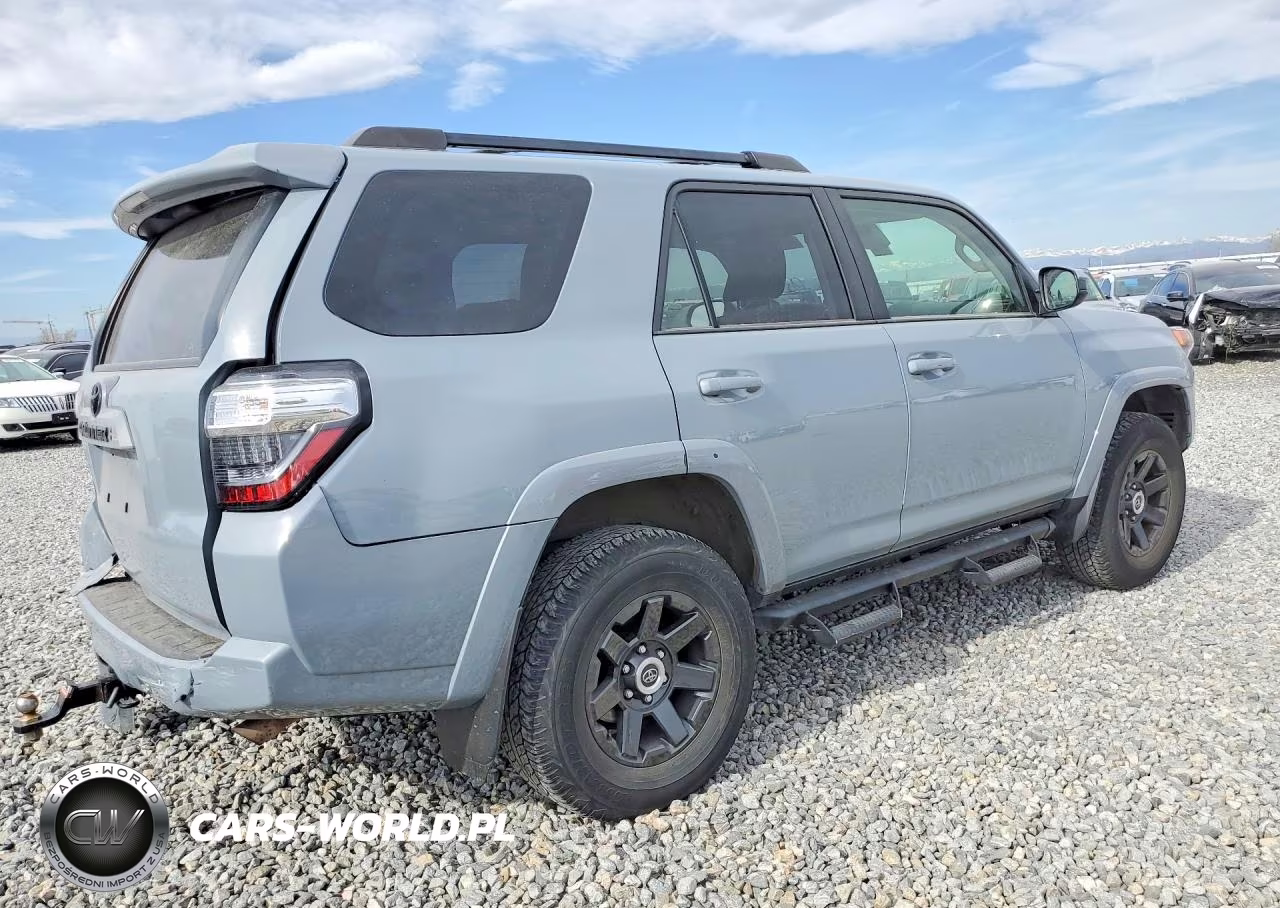 2021 Toyota 4Runner Trail Edition VIN:JTEBU5JR8M5926352 - 3