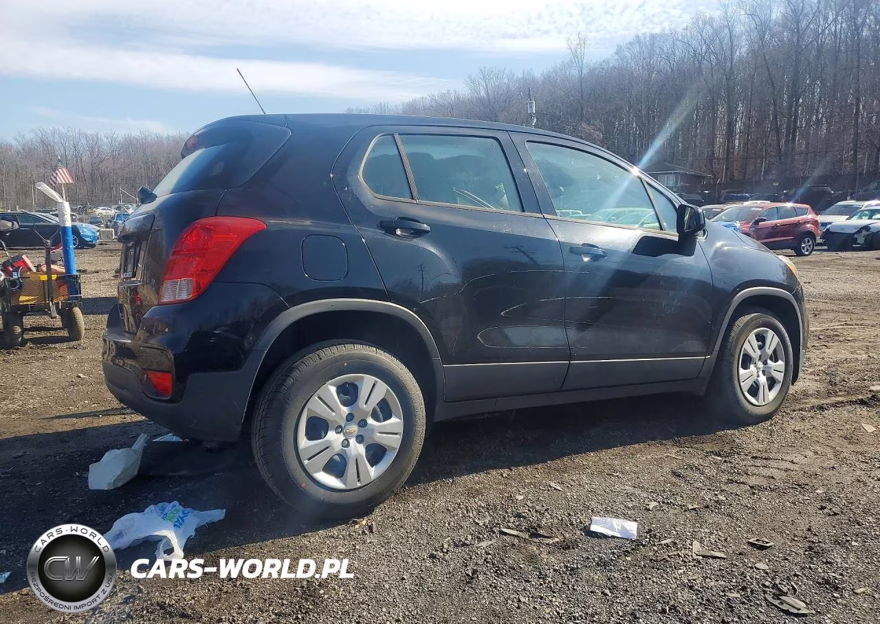 2019 Chevrolet Trax Ls VIN:3GNCJKSB3KL121672 - 3