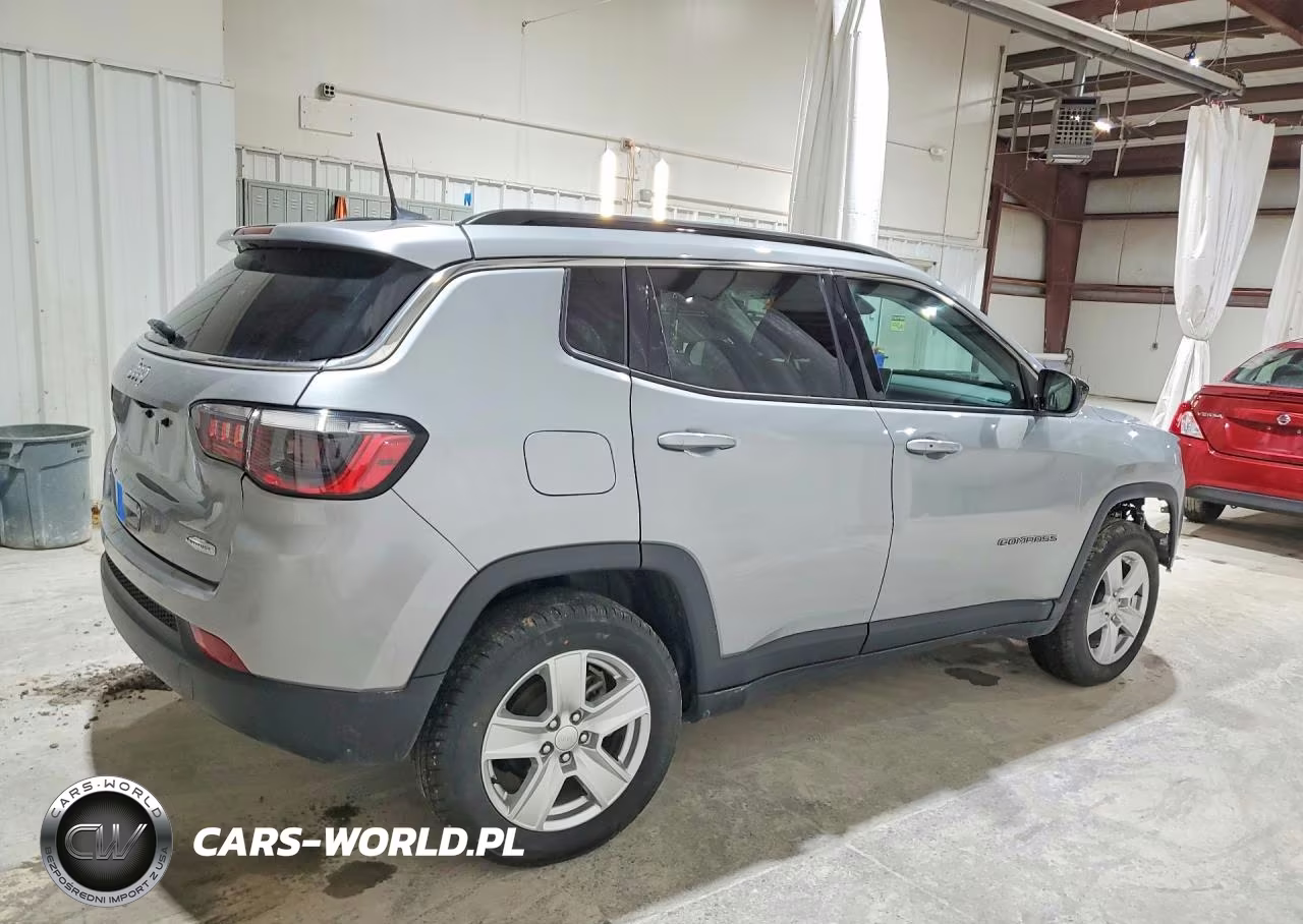2022 Jeep Compass Latitude VIN:3C4NJDBB4NT181798 - 3