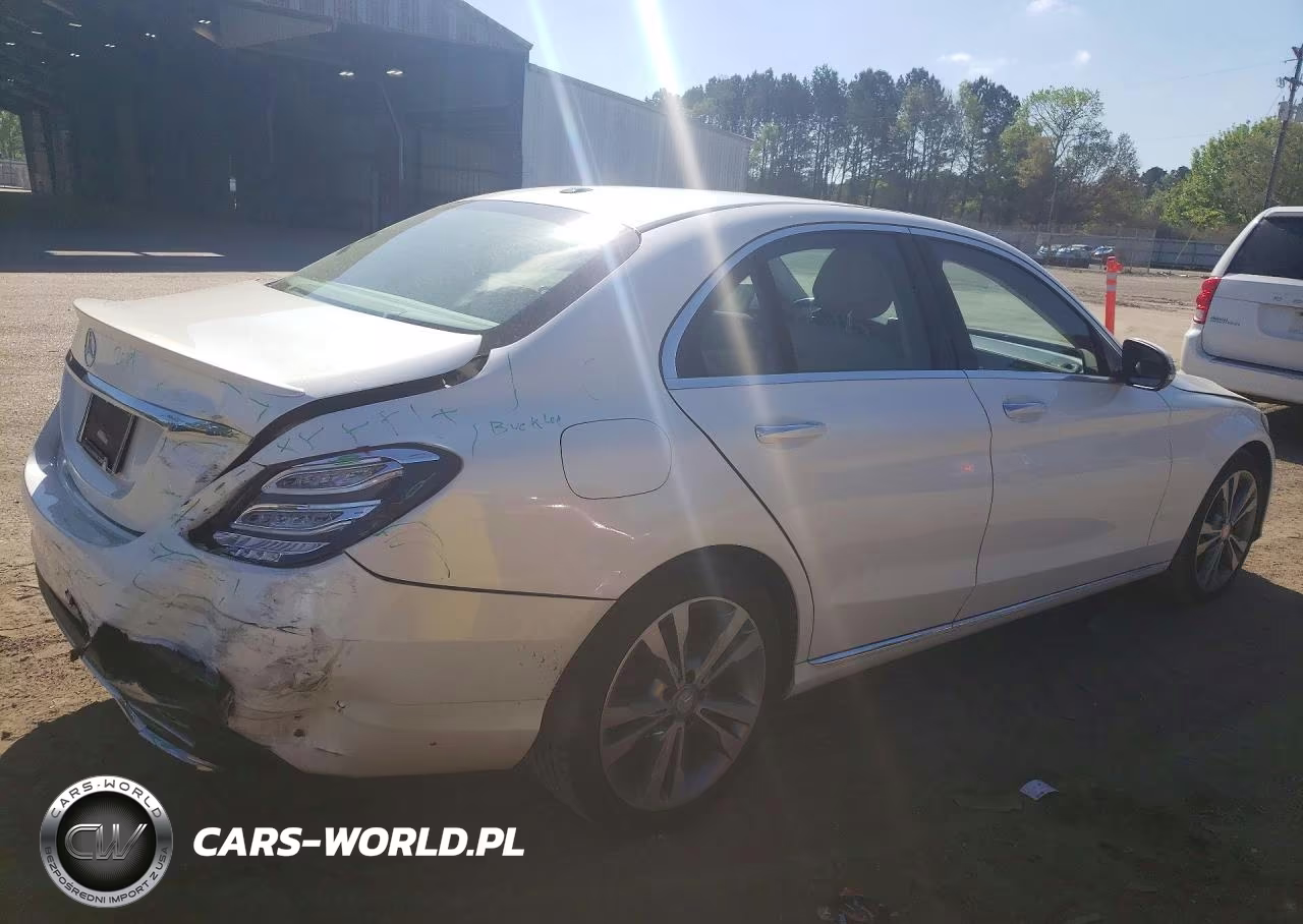 2016 Mercedes-Benz C 300 VIN:55SWF4JB8GU120834 - 3