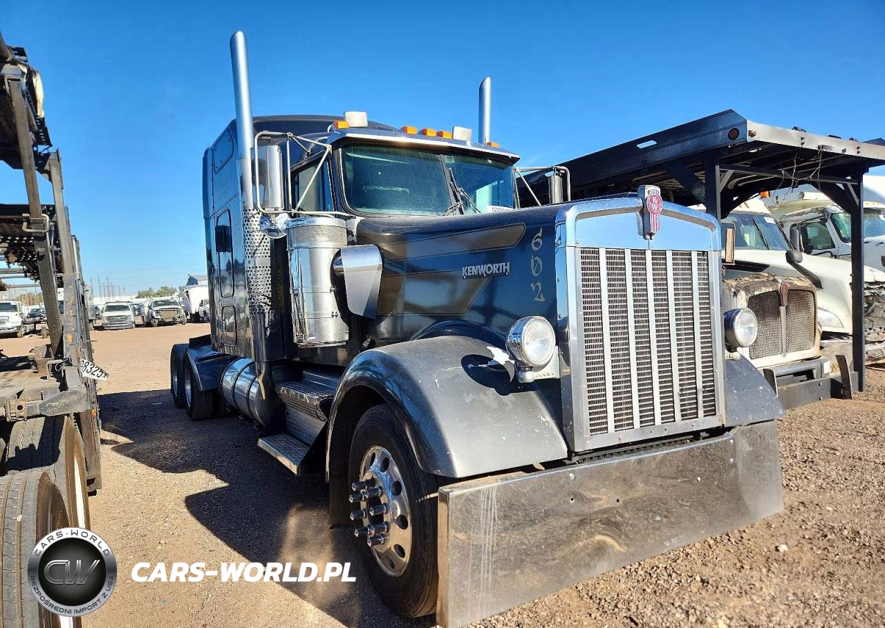 2001 Kenworth W900 Semi Truck