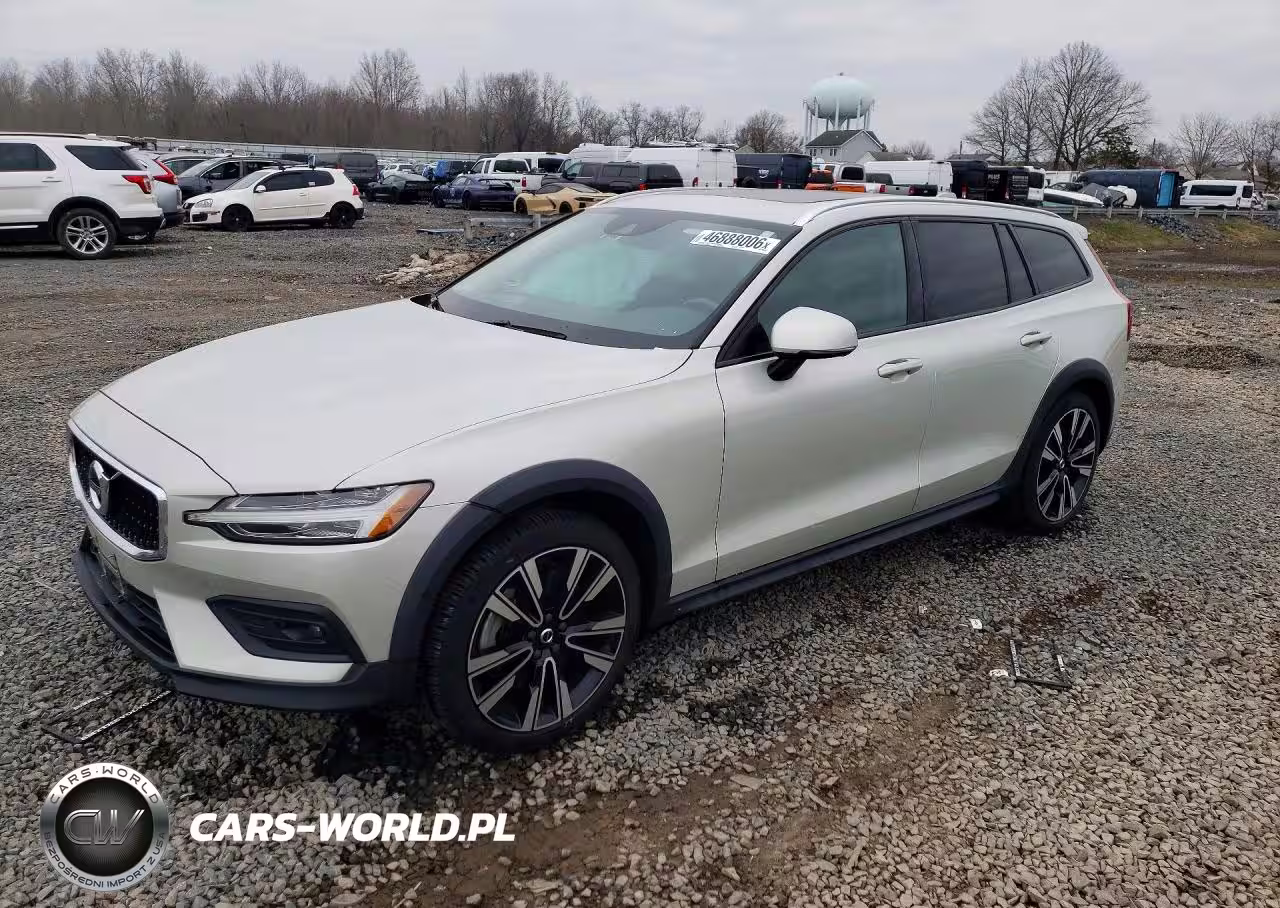 2021 Volvo V60 Cross Country T5 Momentum