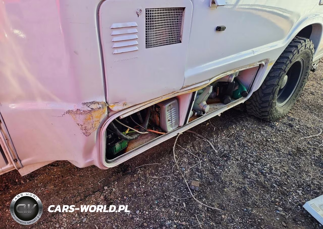 1997 Ford Econoline E350 Cutaway Van VIN:1FDKE30S1VHA76327 - 9
