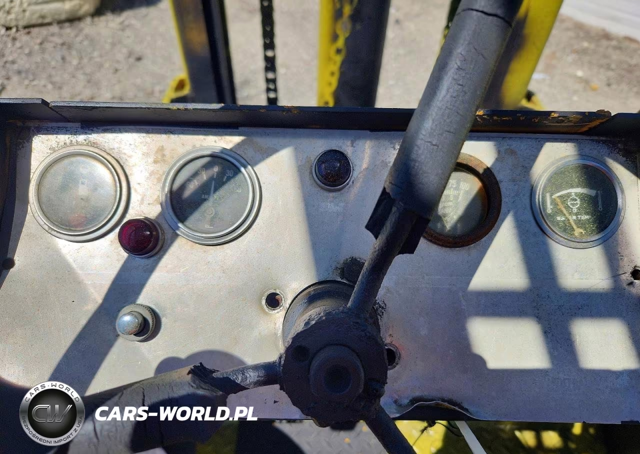 1989 Forklifts VIN:221507 - 8
