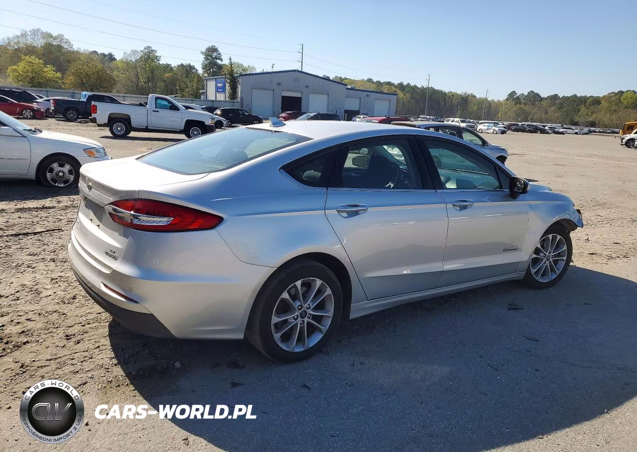 2019 Ford Fusion Se VIN:3FA6P0LU1KR118913 - 3