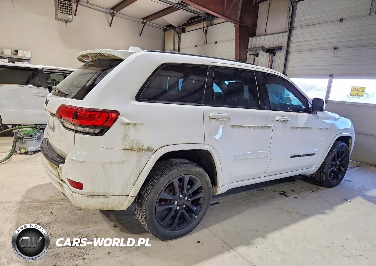 2018 Jeep Gr Cher VIN:1C4RJFAG7JC466527 - 3