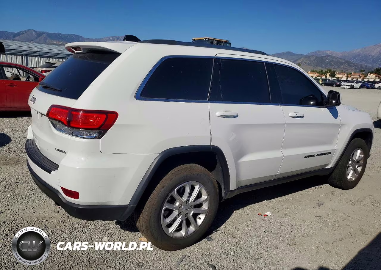 2021 Jeep Grand Cherokee Laredo VIN:1C4RJEAG3MC784112 - 3