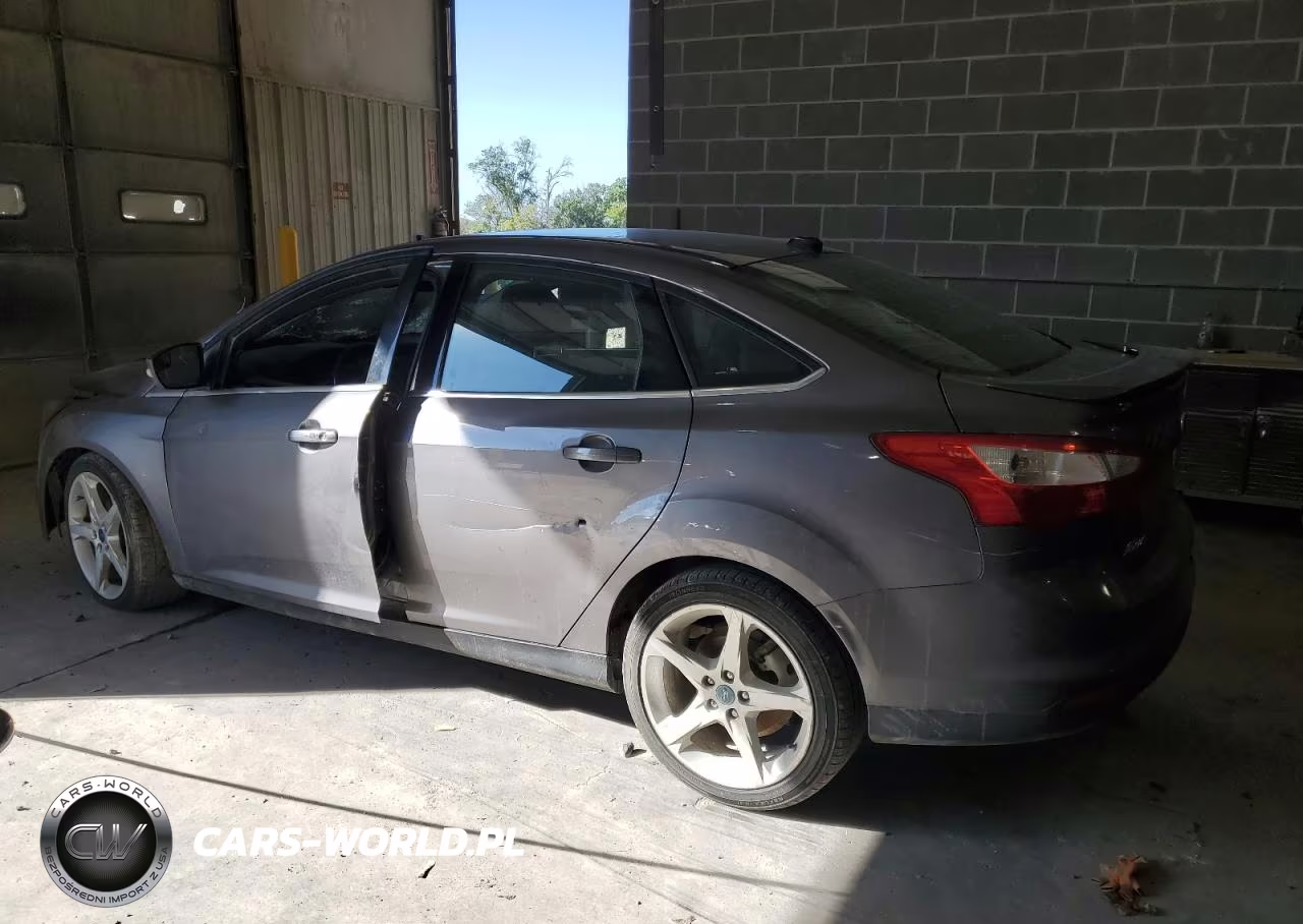 2012 Ford Focus Titanium VIN:1FAHP3J2XCL157933 - 2