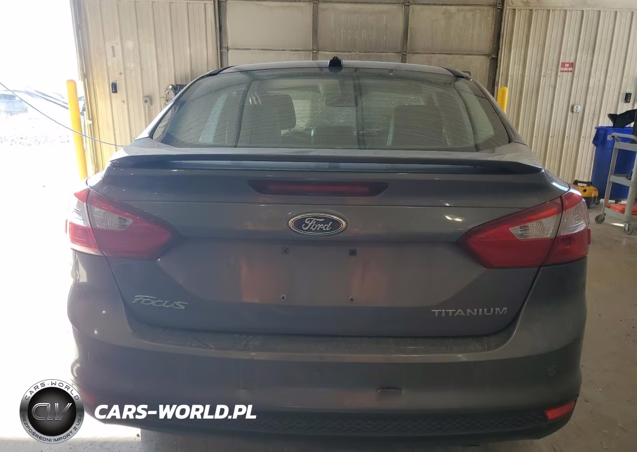 2012 Ford Focus Titanium VIN:1FAHP3J2XCL157933 - 6