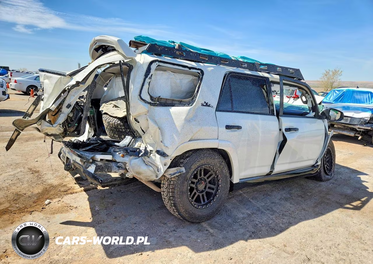 2020 Toyota 4Runner Nightshade Edition VIN:JTEBU5JR3L5763799 - 3