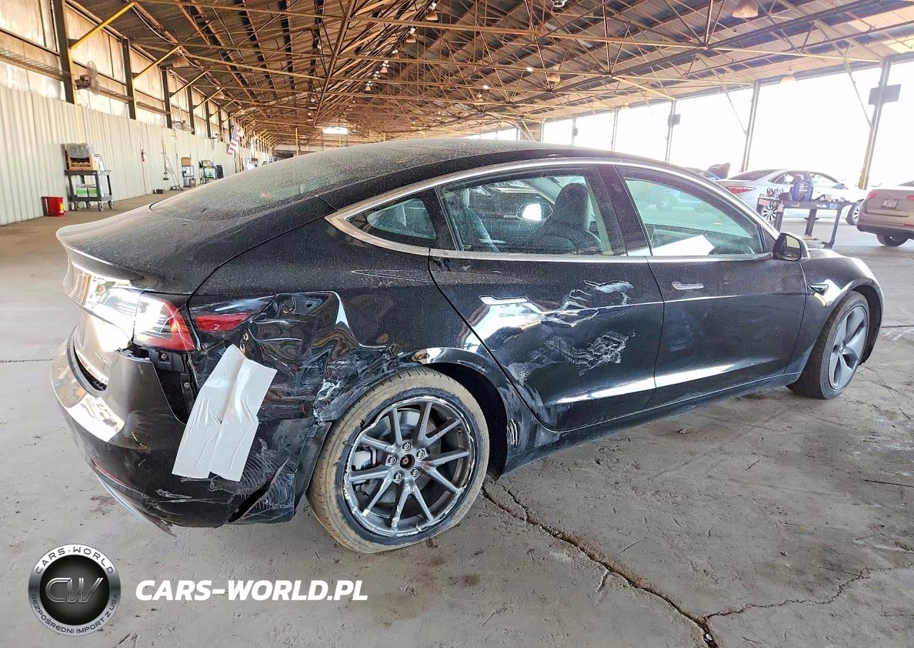 2018 Tesla Model 3 VIN:5YJ3E1EB3JF127469 - 3