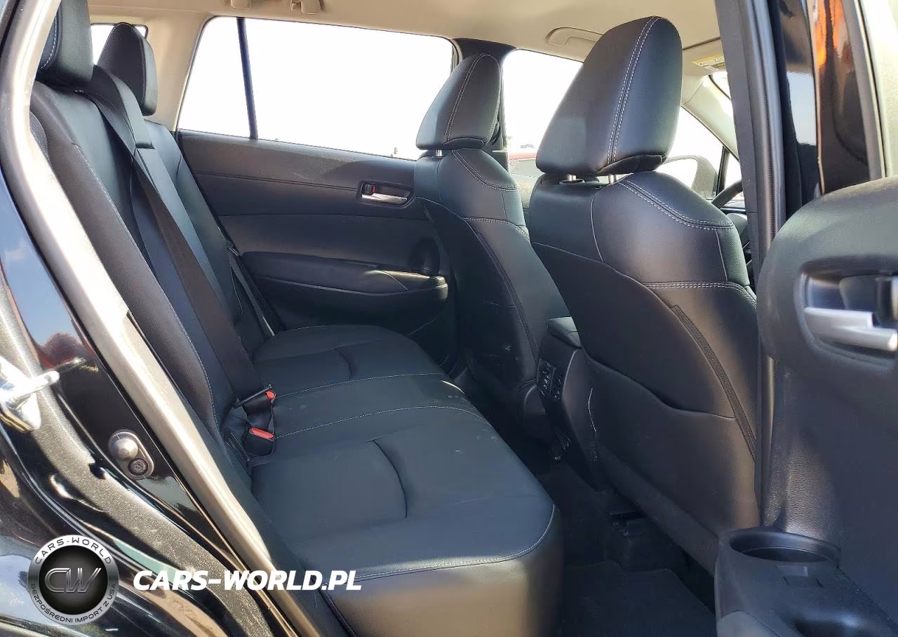 2022 Toyota Corolla Cross Xle VIN:7MUEAAAGXNV015815 - 10