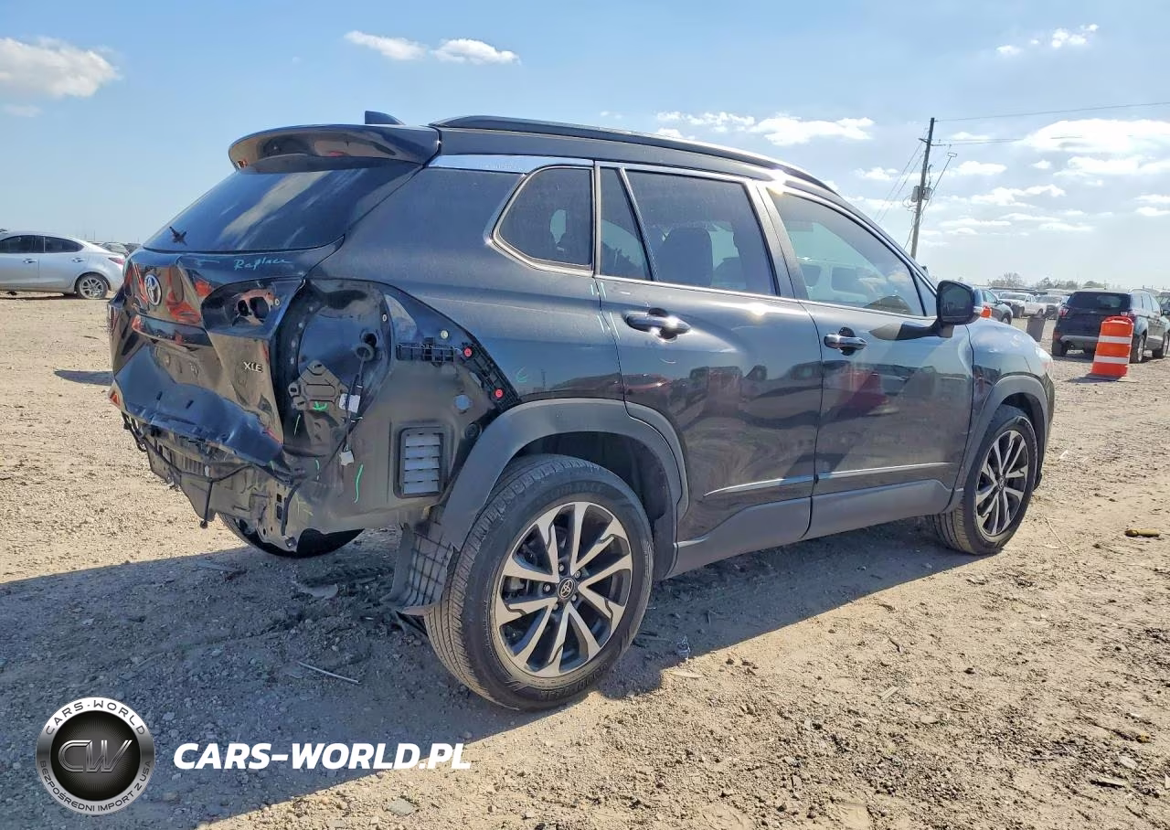 2022 Toyota Corolla Cross Xle VIN:7MUEAAAGXNV015815 - 3