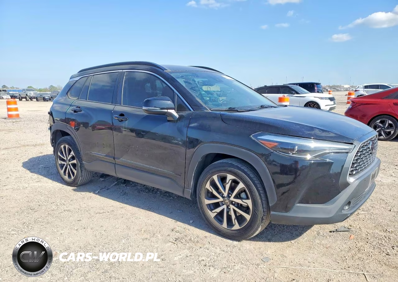 2022 Toyota Corolla Cross Xle VIN:7MUEAAAGXNV015815 - 4