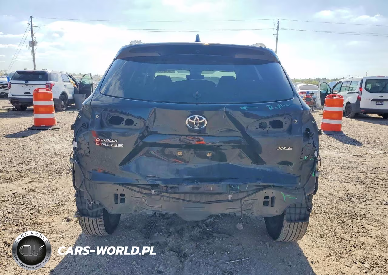 2022 Toyota Corolla Cross Xle VIN:7MUEAAAGXNV015815 - 6