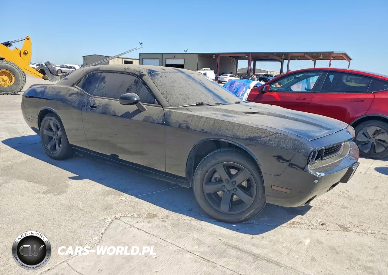 2009 Dodge Challenger VIN:2B3LJ44V19H526915 - 4