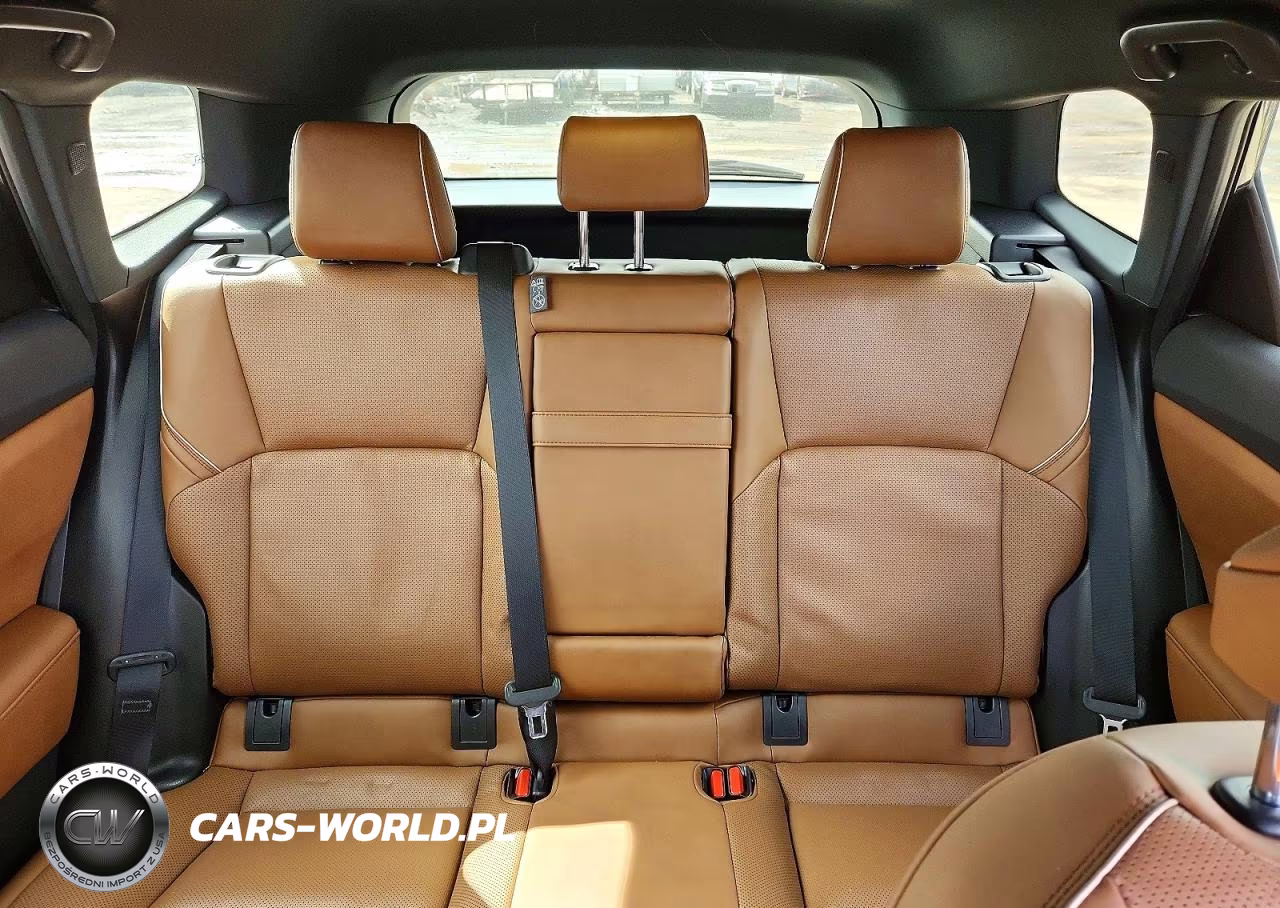 2025 Toyota Crown Signia Xle VIN:JTDACAAJ0S3023059 - 10