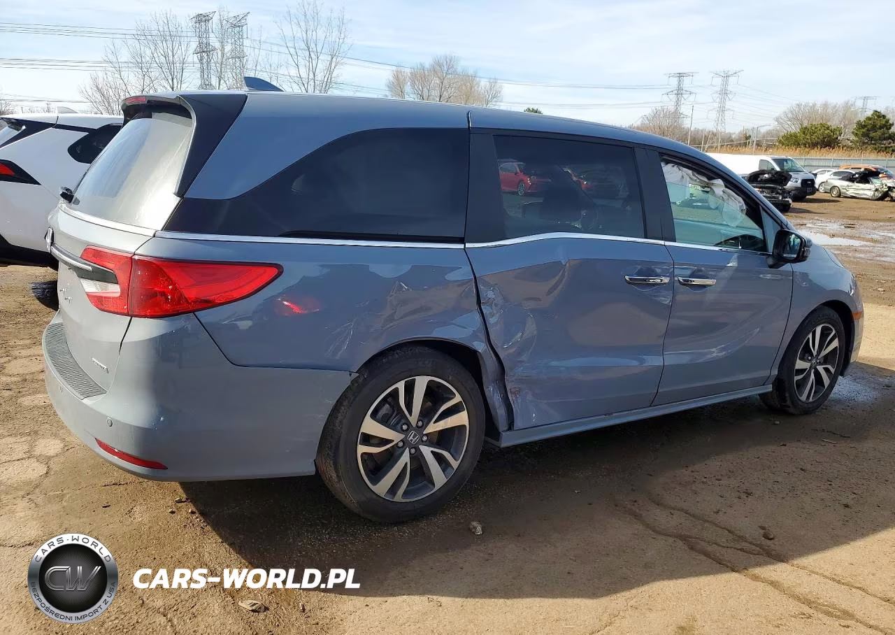 2023 Honda Odyssey Touring VIN:5FNRL6H85PB075641 - 3