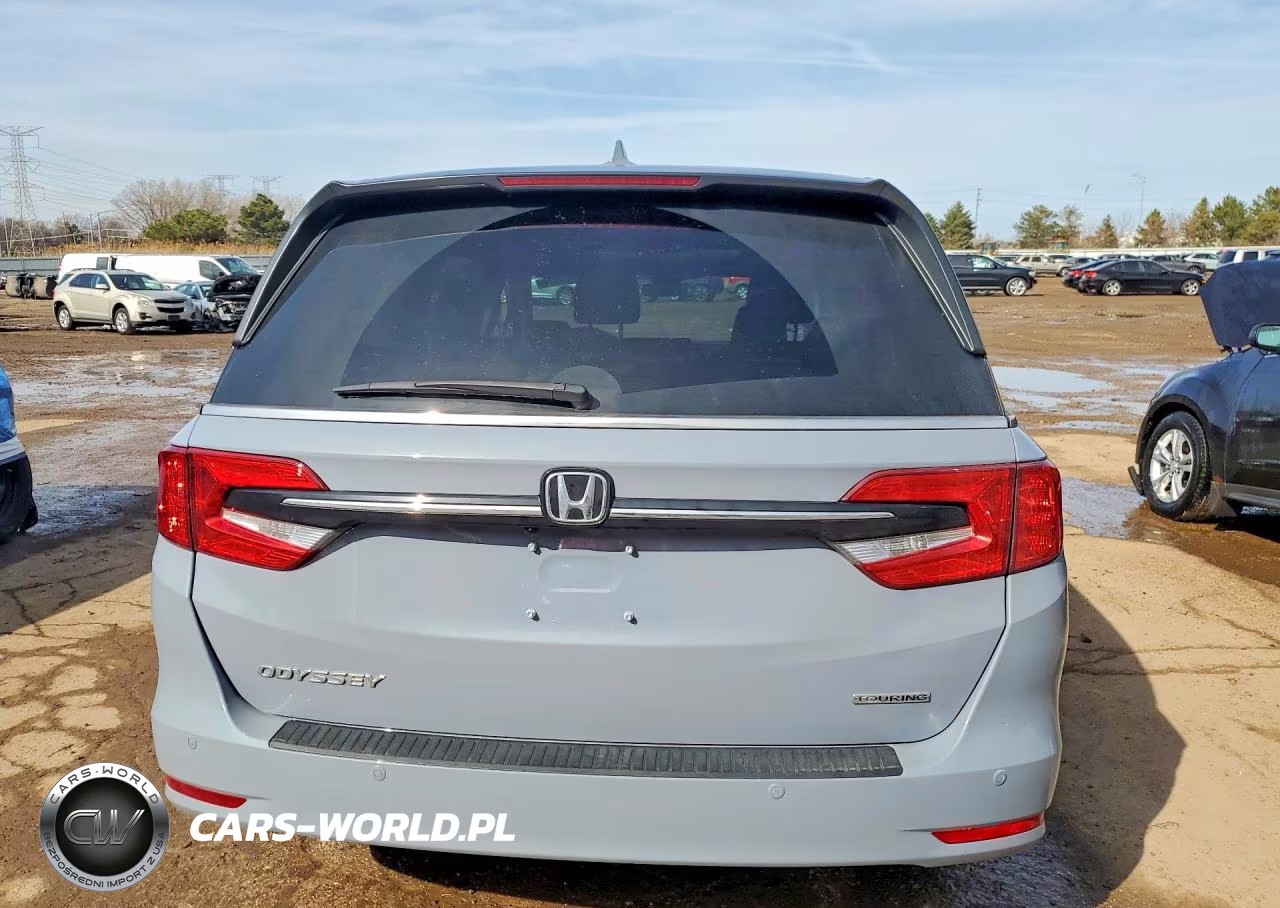 2023 Honda Odyssey Touring VIN:5FNRL6H85PB075641 - 6
