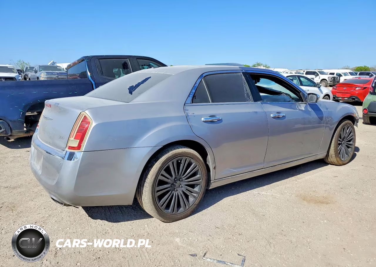 2011 Chrysler 300C VIN:2C3CA6CT2BH531271 - 3