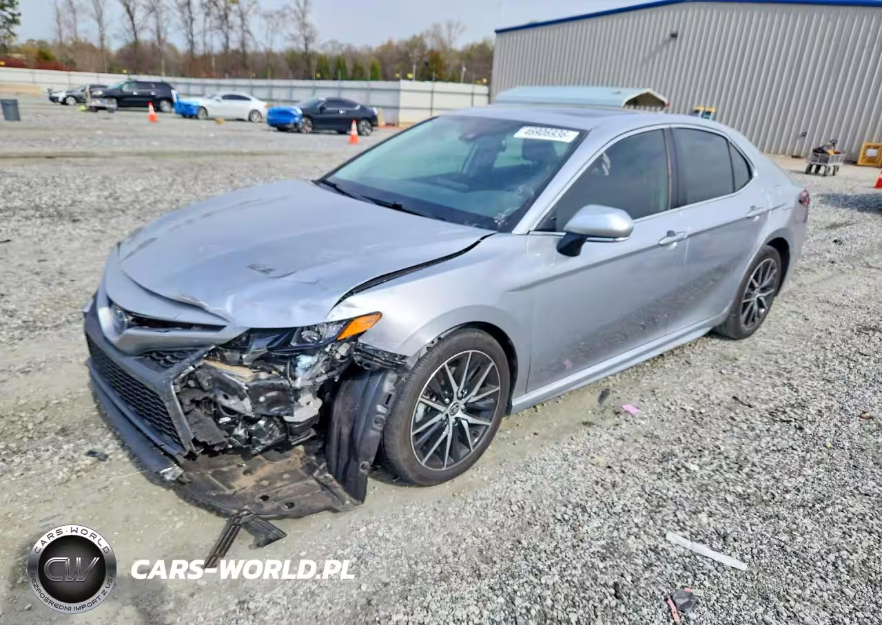 2024 Toyota Camry Hybrid Se