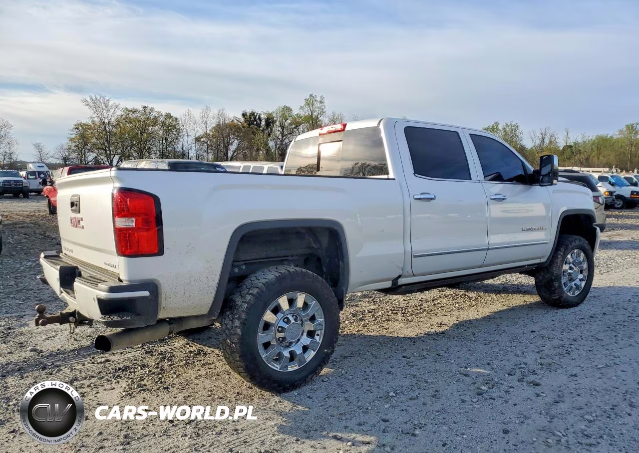 2018 GMC Sierra K2500 Denali VIN:1GT12UEY9JF207179 - 3